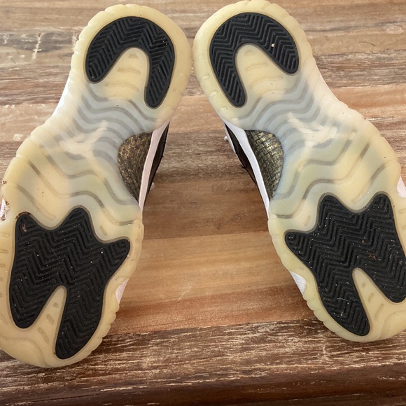 Jordan 11 Retro
DMP Gratitude (2023) (GS) - Picture 5 of 5